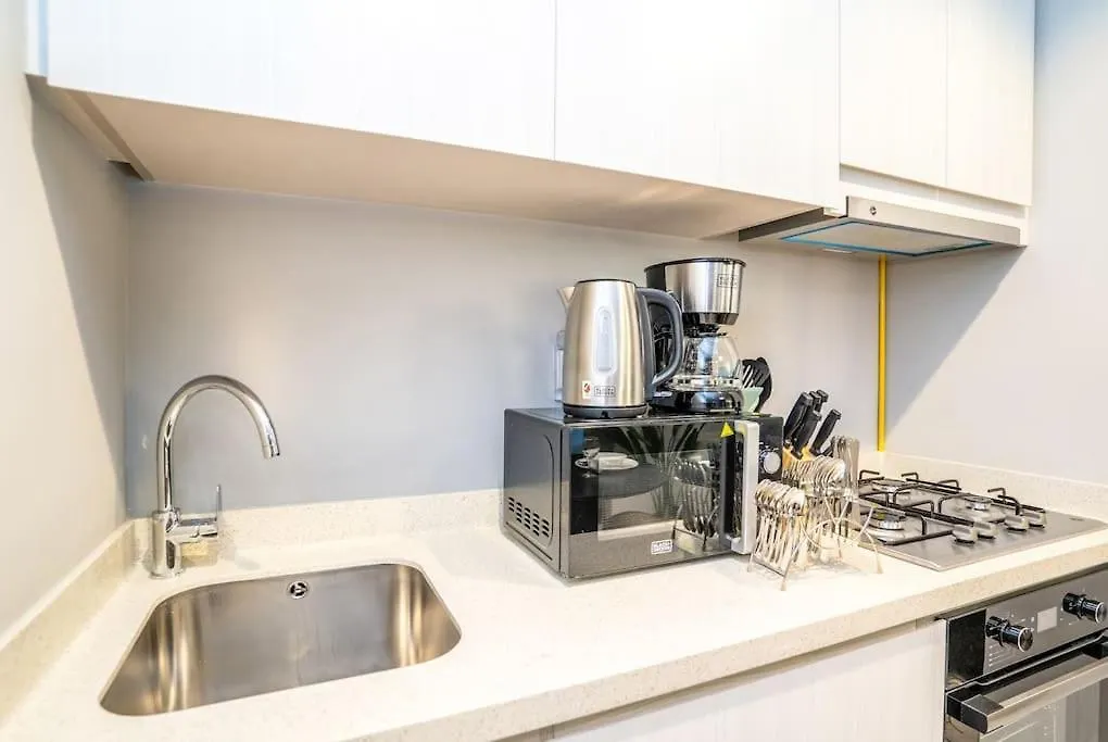 1Br In Business Bay With Beautiful Canal View! Dubai