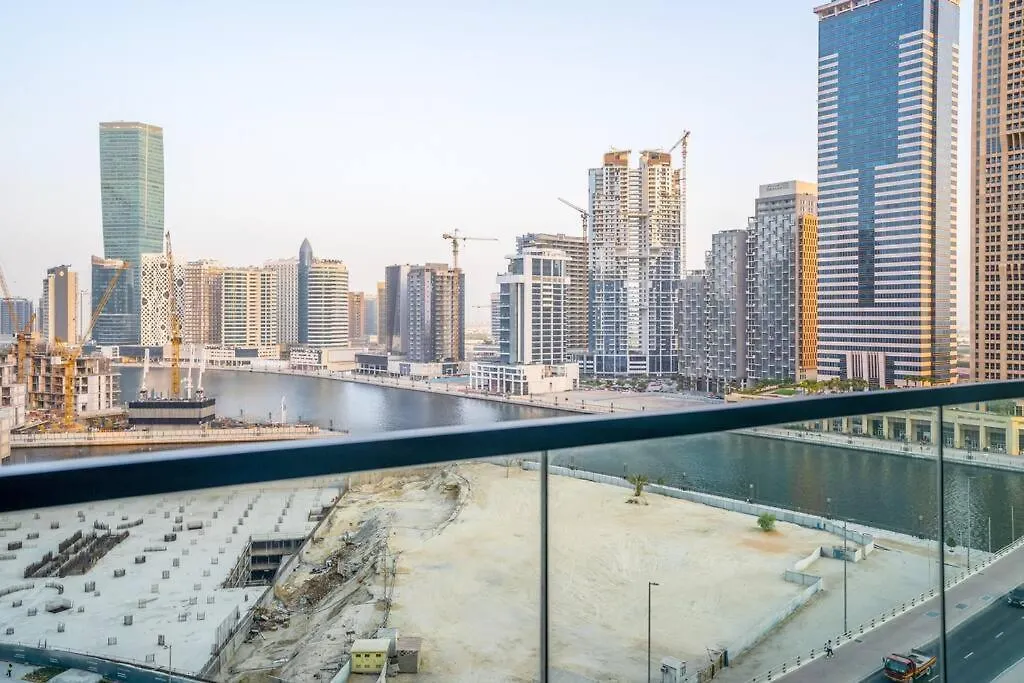 1Br In Business Bay With Beautiful Canal View! Dubai Appartamento